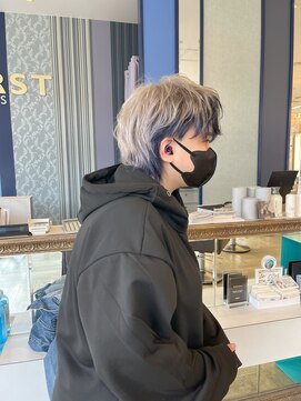 コワファースト 大分(COIFF1RST) ショートウルフのインナーカラー!ブルーブラック