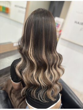 ラピス 横浜(Lapis) ブラウンミルクティーメッシュブリーチカラーシールエクステ