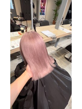 リア 布施店(Lia) ホワイトピンク