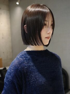 スク(SUKU) ぱつっとボブ×透明感カラー