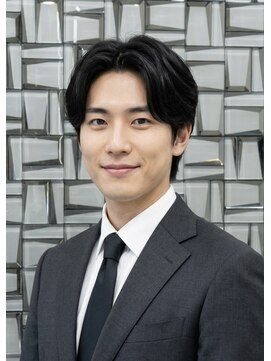 ウィーニード 名古屋(WENEED) 【佐久間】センターパート/韓国風ビジネススタイル