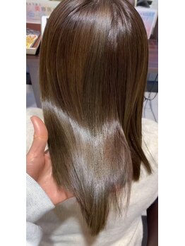 Hair Art dix蘇我店の写真/リンゴ幹細胞や髪質改善トリートメントで芯から潤う美髪へ。思わず触れたくなる、極上のツヤと指通りを。