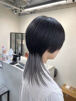 ユニ 江坂(Uni.)&nbsp;ウルフカット　マッシュウルフ　中性ウルフ　インナーカラー
