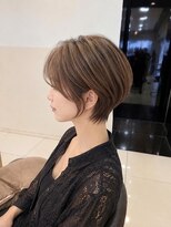 ロハスバイケンジ(LOHAS by KENJE)&nbsp;ブリーチなし白髪ぼかしハイライトのくびれショート
