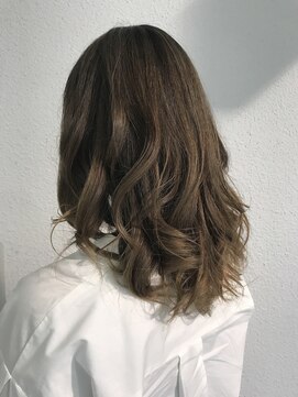 ディー エメ(D-aimer-) ナチュラルアッシュ