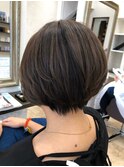 柔らかい前下がりショート