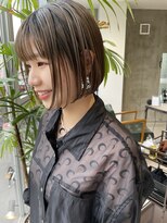 イル(ill)&nbsp;ミニボブ　ベージュ　ウエットスタイル　大須