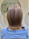 [横山]シャドールーツホワイトブロンドベージュ切りっぱなしボブ