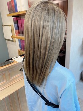 イルウィ(irwi) 【デザインカラー】ブリーチカラー　ホワイトベージュカラー