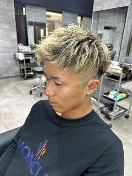 レイズアンダーバーホワイト(RAISE by _WHITE) メンズカット/メンズパーマ/メンズカラー/大分美容室