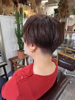 タオ(tao) 刈り上げショート