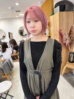 ハイク(HYKE)&nbsp;ピンクカラー×顔まわりレイヤーショートウルフ