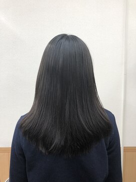 シータ キラ髪ケアストレート