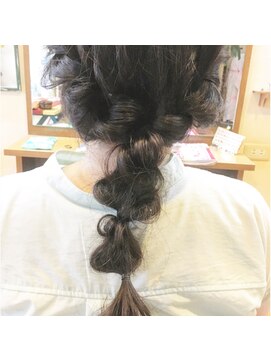 キキ 美容室(KIKI) 編みおろしアレンジ★