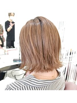 クオリス 赤塚店(QUALIS) 20代30代大人かわいい/切りっぱなし/ミルクティーベージュ