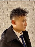外国人風無造作パーマフェードスペインパーマアップバング30代