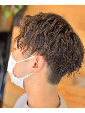 ヘアアイラッシュ リベット(hair eyelash RIVET) 縦落ちのツイストスパイラルパーマ