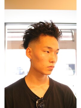 ザ バーバー ルイス(THE BARBER LUI'S) skin fade × spiral perm
