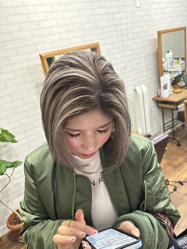 ライフ 住道店(Lyfe) デザインカラーアッシュベージュ_切りっぱなしボブ_229