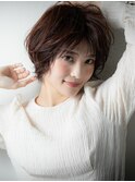 くすみベージュミニウルフカットひし形ショートu戸頭30代40代