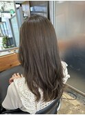 オリーブベージュ