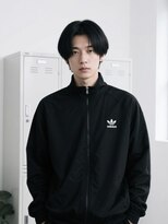 エイチ メンズ(H)&nbsp;スペインカールセンターパートツーブロックフェードカット