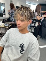 メンズサロン キング 心斎橋店(Men’s salon K!ng) ホワイトメッシュ/ツイスト/ツイスパ/パーマ/メンズ/眉毛/心斎橋