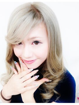 ヘアースペース 練馬店(hair space COCO) 外人風★トリプルカラー全体（ブリーチ2回＋1カラー）￥15000