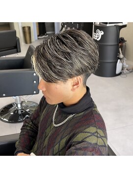 バジー バイ ディーアンドティー(Buzzy by D&T) コムドット/ヤマト/ハイライト/センターパート/ニュアンス