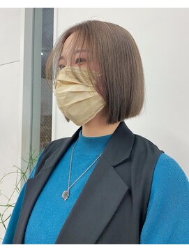 キー(kii) ミルクティーベージュ ボブ ハイトーン 福岡 天神 薬院