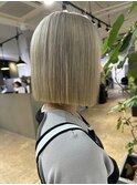 根本ほんのり暗めのブロンドボブ_blond beige_