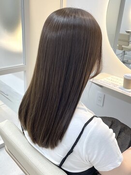 シダ(sida SAIIN) 【西村】ツヤツヤストレートでおさまりよし