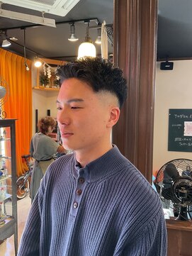 バーバー アカダマ フェザーアップ