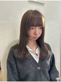 オリーブベージュに顔周りカット