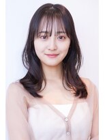 ミディアムレイヤー/20代30代大人かわいい/シースルーバング