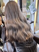 インク サカエ(inq sakae)&nbsp;ロング　アッシュグレー　ハイライト