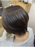 誰からも好感度大！さりげなく遊びの利いたエアリーショート