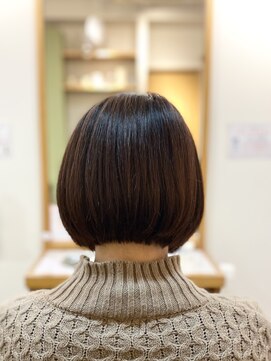 ヘアー グリーン(hair green) 上品でまとまりの良い大人向けのシンプルなグラデーションボブ