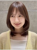 顔まわりレイヤー/小顔/ココアベージュ/ミディアム/２０代３０代