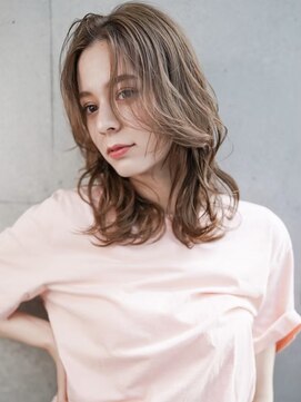 ギークス(GEEKS) 【GEEKS渋谷】ハッシュカット/グレージュ/顔周りレイヤー/ウルフ