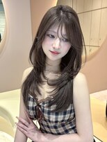 グロー 大宮(GLROW)&nbsp;ハッシュカット　レイヤーカット　グレージュ　顔まわり