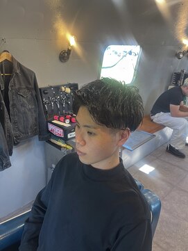 ユーゼンバーバーエアーストリームベース(YUZEN BARBER AIR STREAM BASE) ツーブロック　アップバング