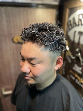 8番館 メンズホワイトメッシュ パーマスタイル