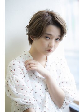 イグレックビス(igrek bis) IGREKBISエッジショート×イルミナカラー×イノアカラー×耳かけ