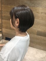 ビヨウシツ ポスタ&nbsp;丸みショート×ダークグレー