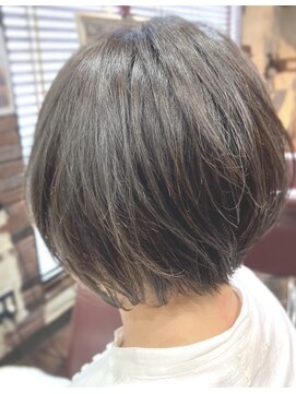 ヘアー クリエイト カルバリ(HAIR CREATE Calbari) ふんわり丸みショート