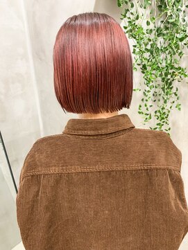 テトヘアー(teto hair) ピンクベージュ、切りっぱなしボブ、ぱつっとボブ、暖色カラー