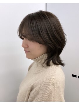 ユイツ ミディアムレイヤー×アッシュブラウン