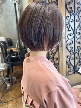 アフロート ルヴア(AFLOAT RUVUA) みねスタイル♪ 似合わせ ショート ボブ 30代 40代 小顔 新宿