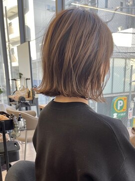 アイドットプラスサッポロ 札幌(i.+SAPPORO) 大人女子の抜け感ヘア◎肩ライン外ハネミディアムグレージュ